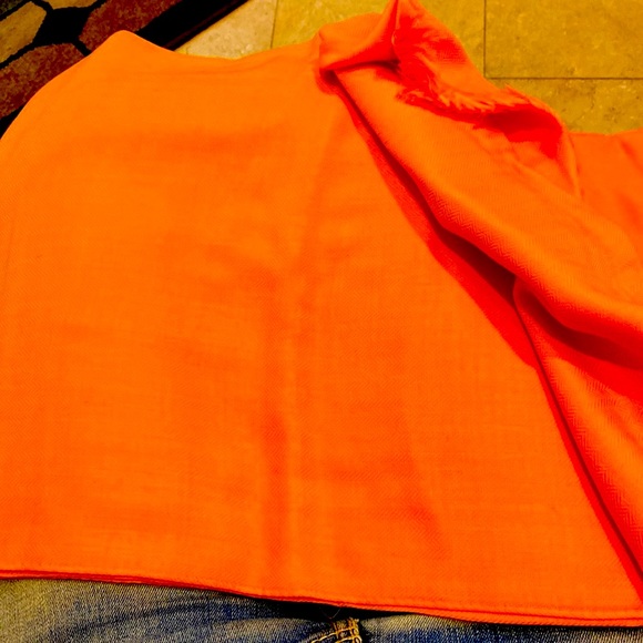 Authentic Hermès Sun Gold Cashmere Wrap NWOT - Picture 2 of 8